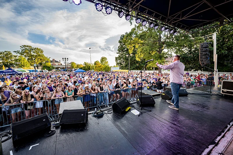 Sound System Installations, Sound System troubleshooting, Sound system repairs, sound board experts, sound system designer